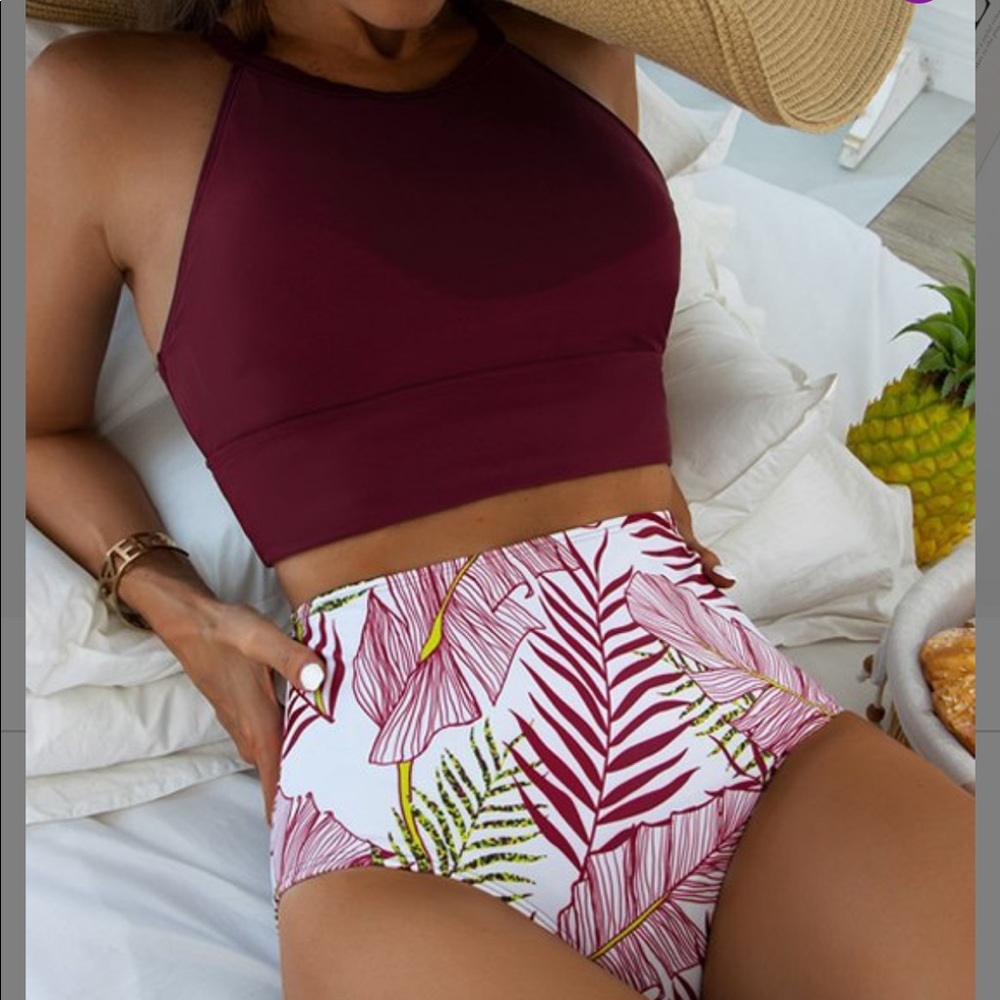 New High Neck, High-Waist Bikini SZ L